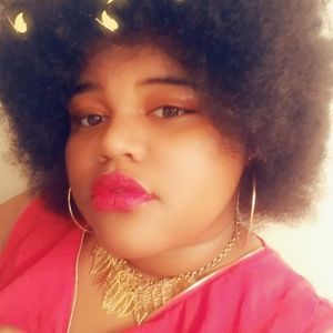 Meet your Posher, Angelle